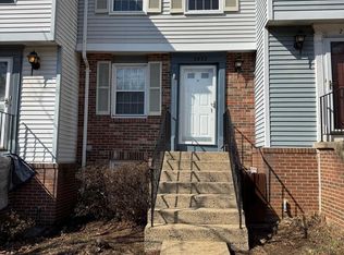 2832 New Providence Ct, Falls Church, VA 22042