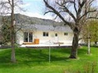 69 Sunset Dr, Electric City, WA 99123
