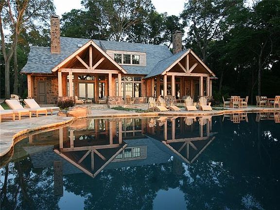 2nd image of 211 Burke Cir