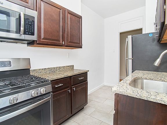 3rd image of 735 W 172nd St APT A53