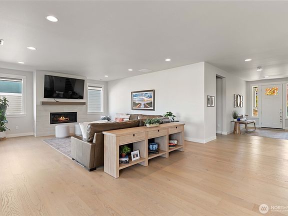 5th image of 33473 Walnut Avenue SE