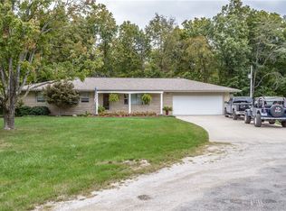 4215 Country Lake Dr, Charleston, IL 61920