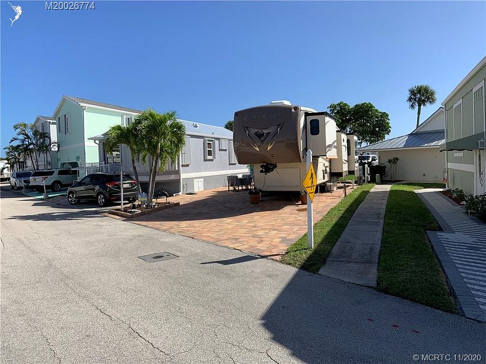 1st image of 902 Nettles Blvd