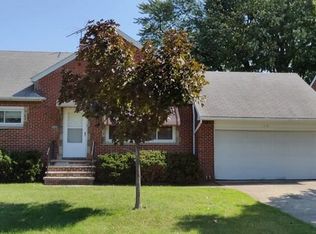 1801 Kapel Dr, Euclid, OH