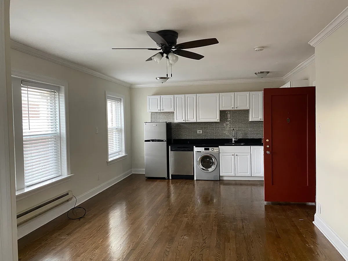 Building Photo - 2129 N Dayton St #3F