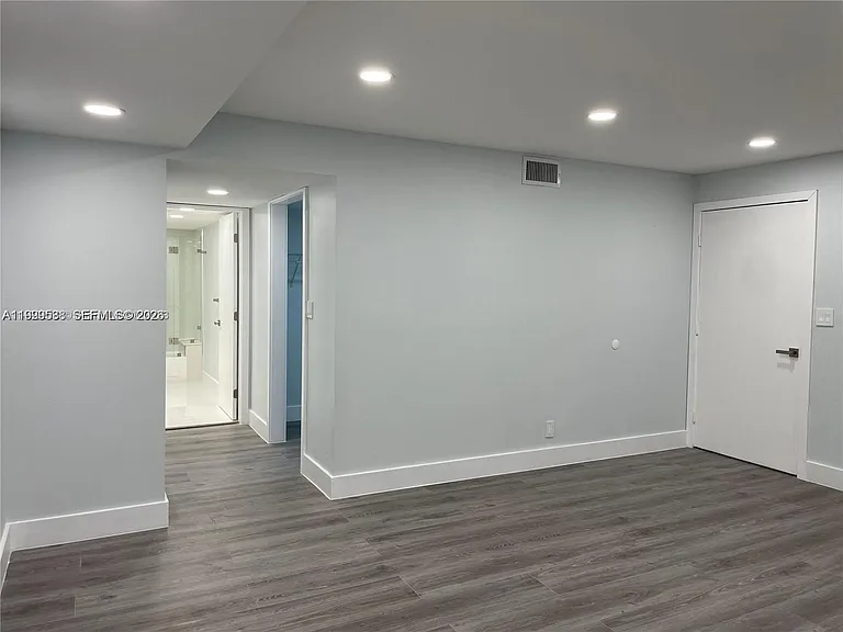4725 SW 62nd Ave #103 — Photo 12