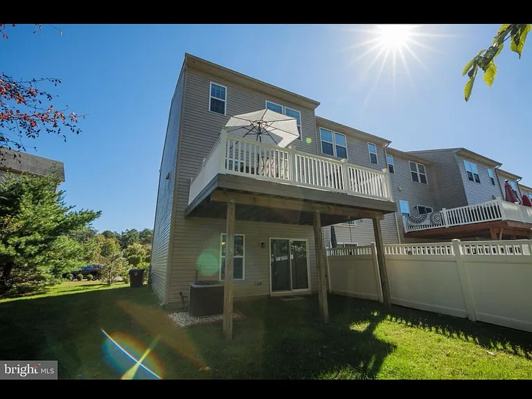18 Tavern Ln — Photo 2
