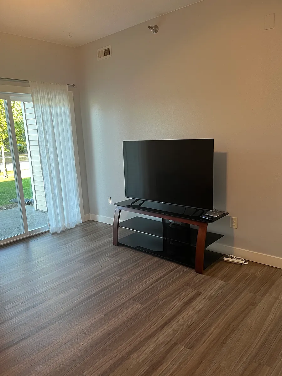 Building Photo - 1825 SW White Birch Cir #10