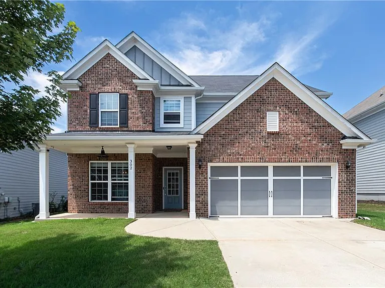 302 Pebblestone Ln — Photo 1