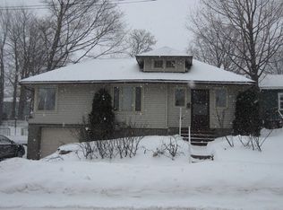 385 Harrison St, Marquette, MI 49855