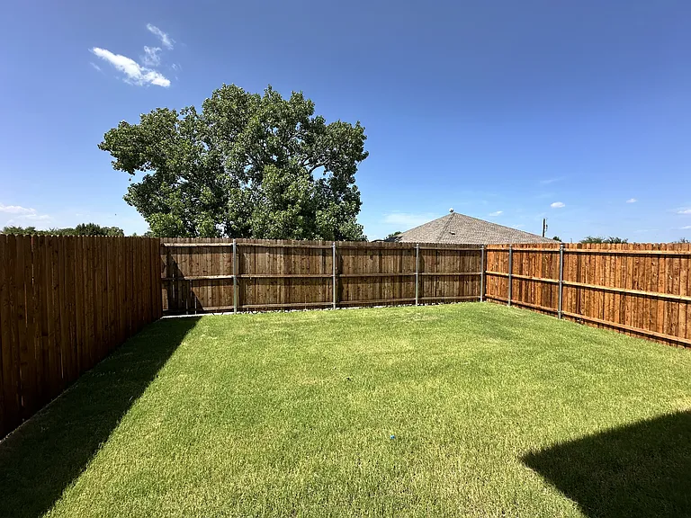 634 White Ash Dr — Photo 20
