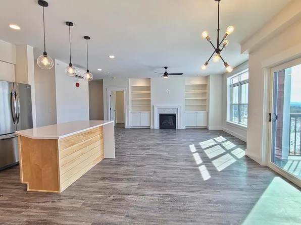 64 Aiken St #304, South Burlington, VT 05403