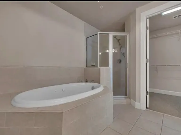 1390 Dutch Valley Pl NE — Photo 22