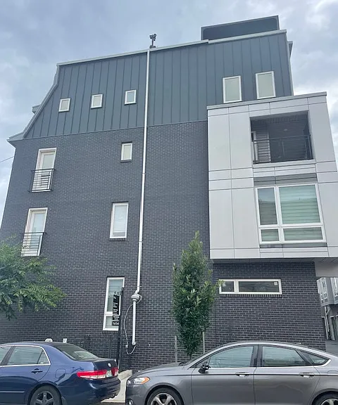 Street view (side of building)