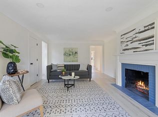 2304 Rivendell Ln, Minnetonka, MN 55305