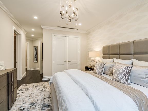 4th image of 3000 Royal Ct Unit 3209