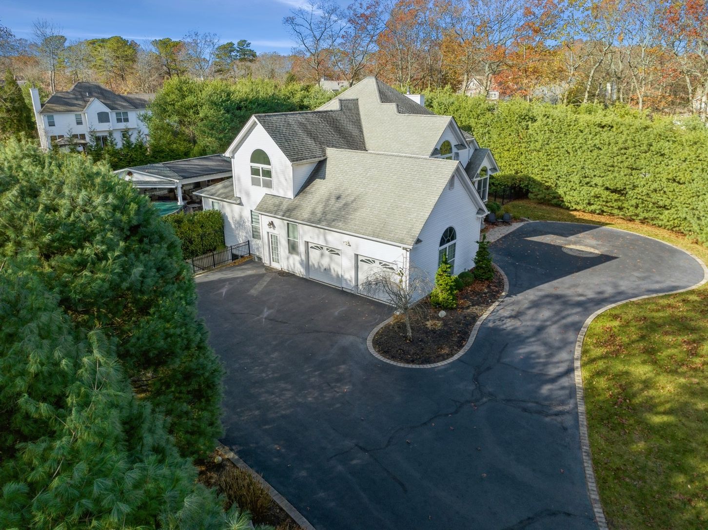  Large Paved Driveway 