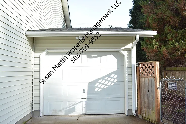 Building Photo - 6815 Jerdon Ct N