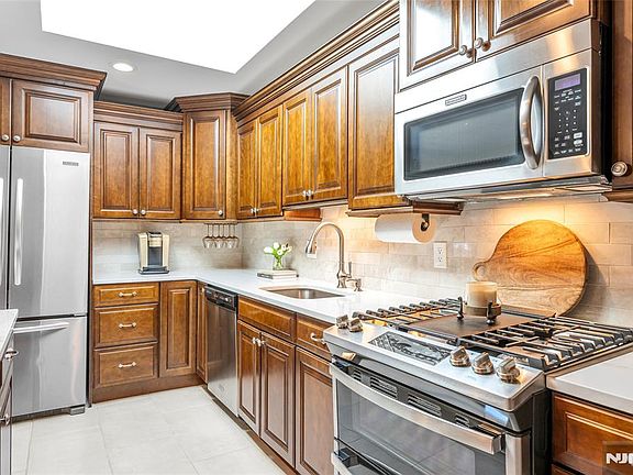 4th image of 57 Peach Hill Ct