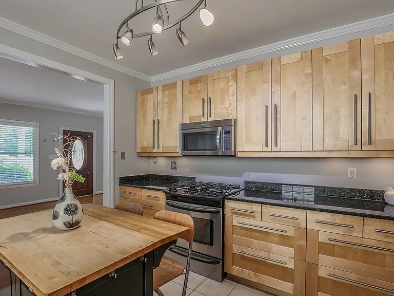 507 Boulevard Pl NE — Photo 8