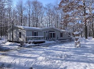 4725 W Levering Rd, Harbor springs, MI 49740