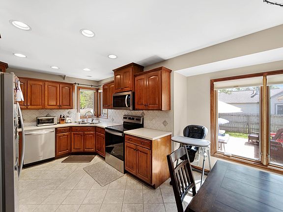 5th image of 7602 Surreygate Ct