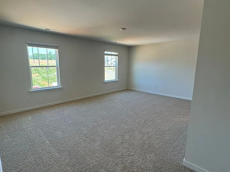 764 14th Avenue Ct NE — Photo 3