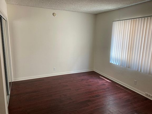 5th image of 11640 Gorham Ave APT 4