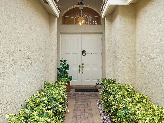 4th image of 13316 Alhambra Lake Cir