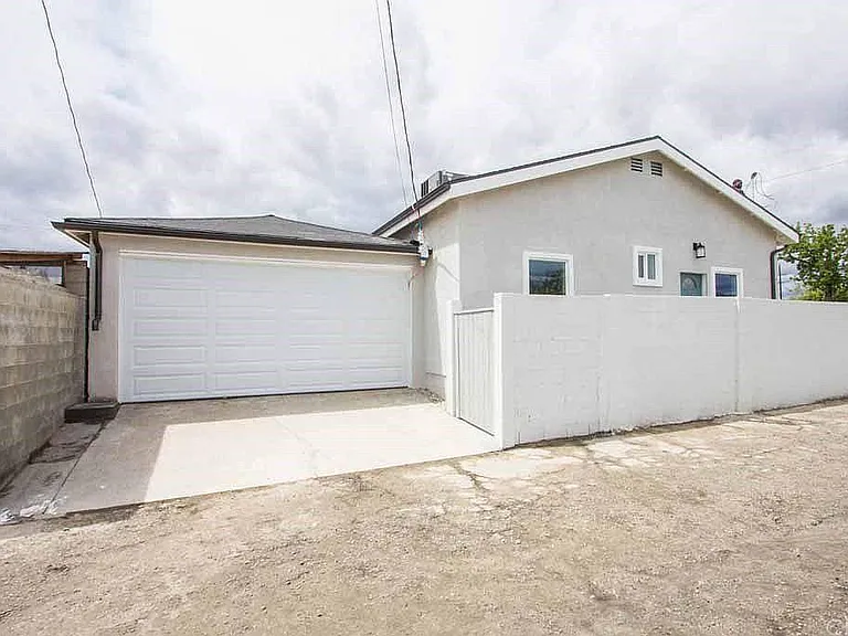 7758 Tujunga Ave — Photo 15