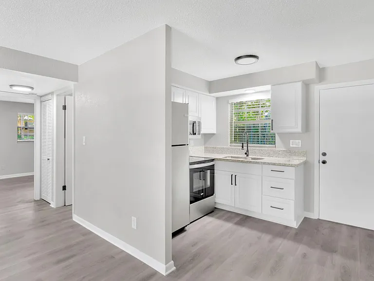 1352 Tioga Ave — Photo 6