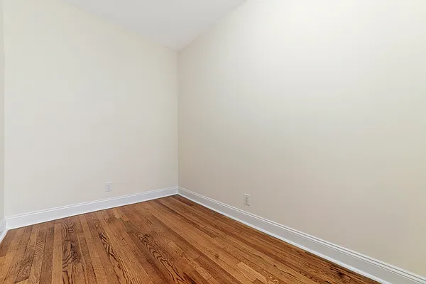 Rented by MNS | media 10