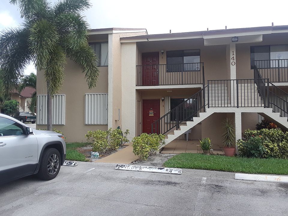 1st image of 140 SE 7th St #605