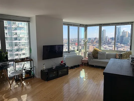 Rented by Compass | media 4