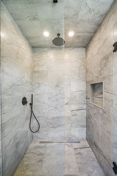 Toronto House for rent - 3 Bedrooms — photo 22