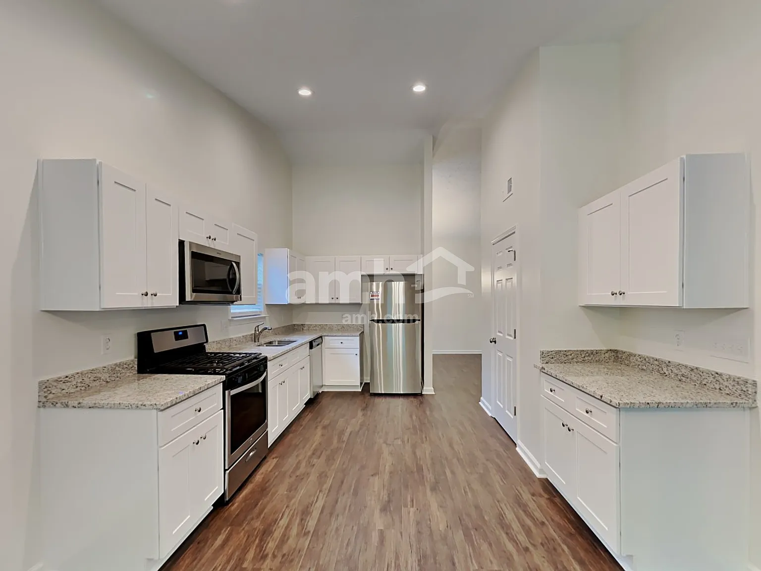 4 bed, 2.0 bath, 2168 sqft, $2,615 — Photo 3