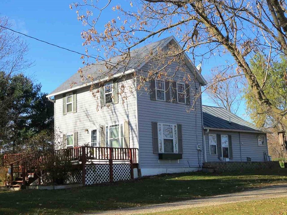 Nicely Updated Country Home!