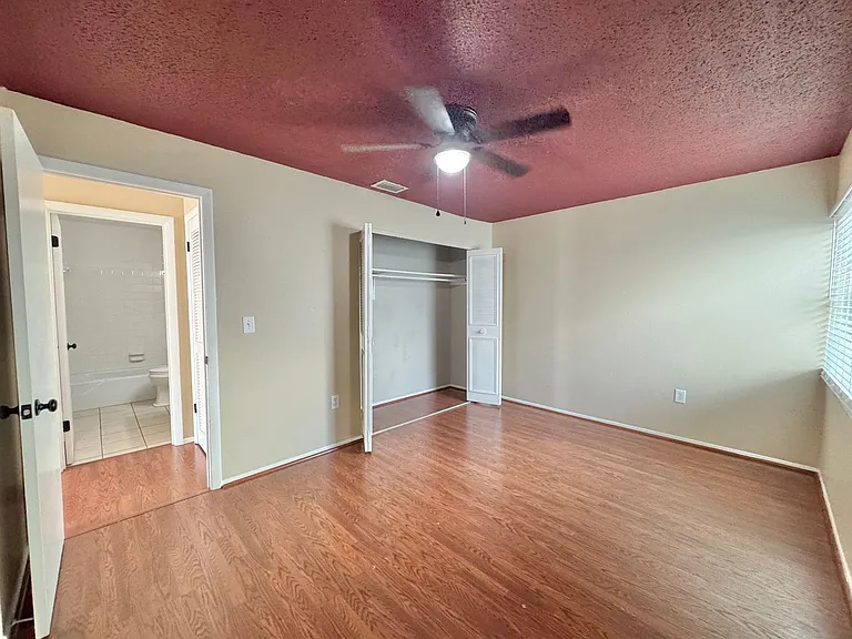 1550 11th St NE #D7 — Photo 22