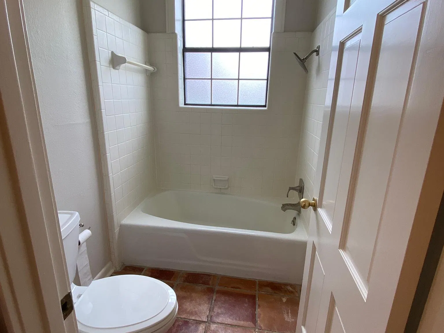 2 bed, 1000 sqft, $1,400 — Photo 3