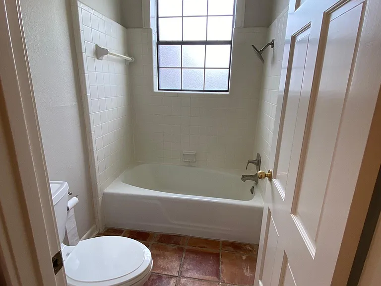 4406 Charleston Cir #10 — Photo 3
