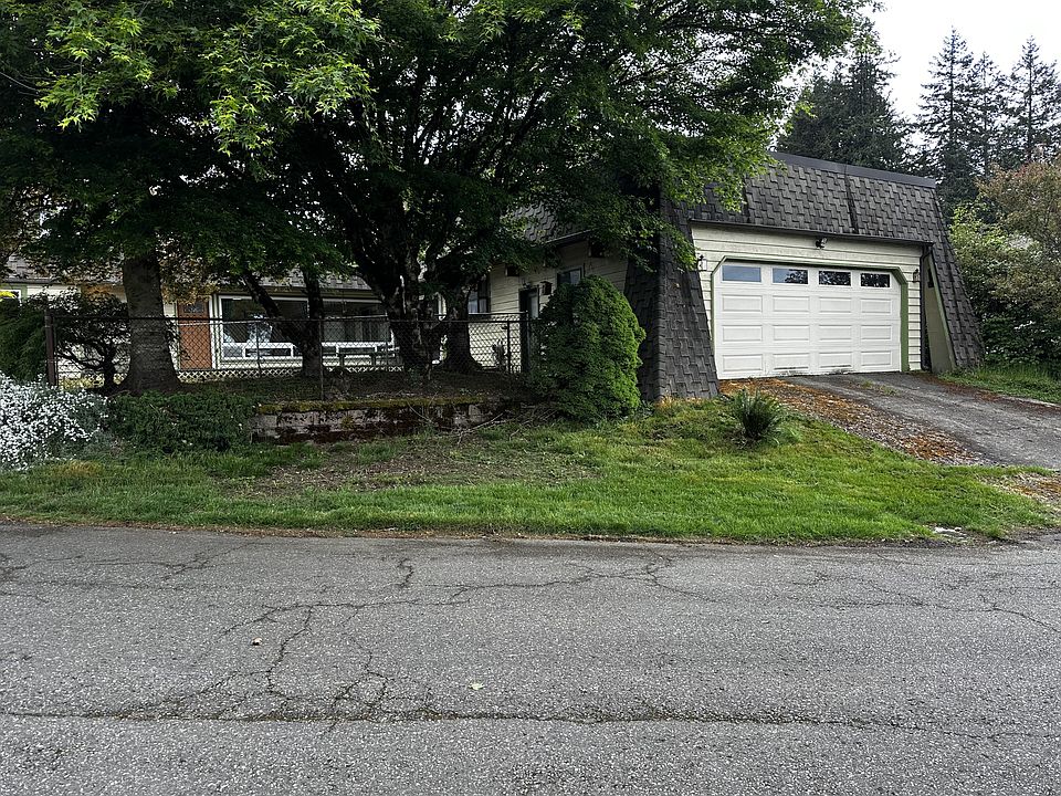 1st image of 146 Hawthorne Ln
