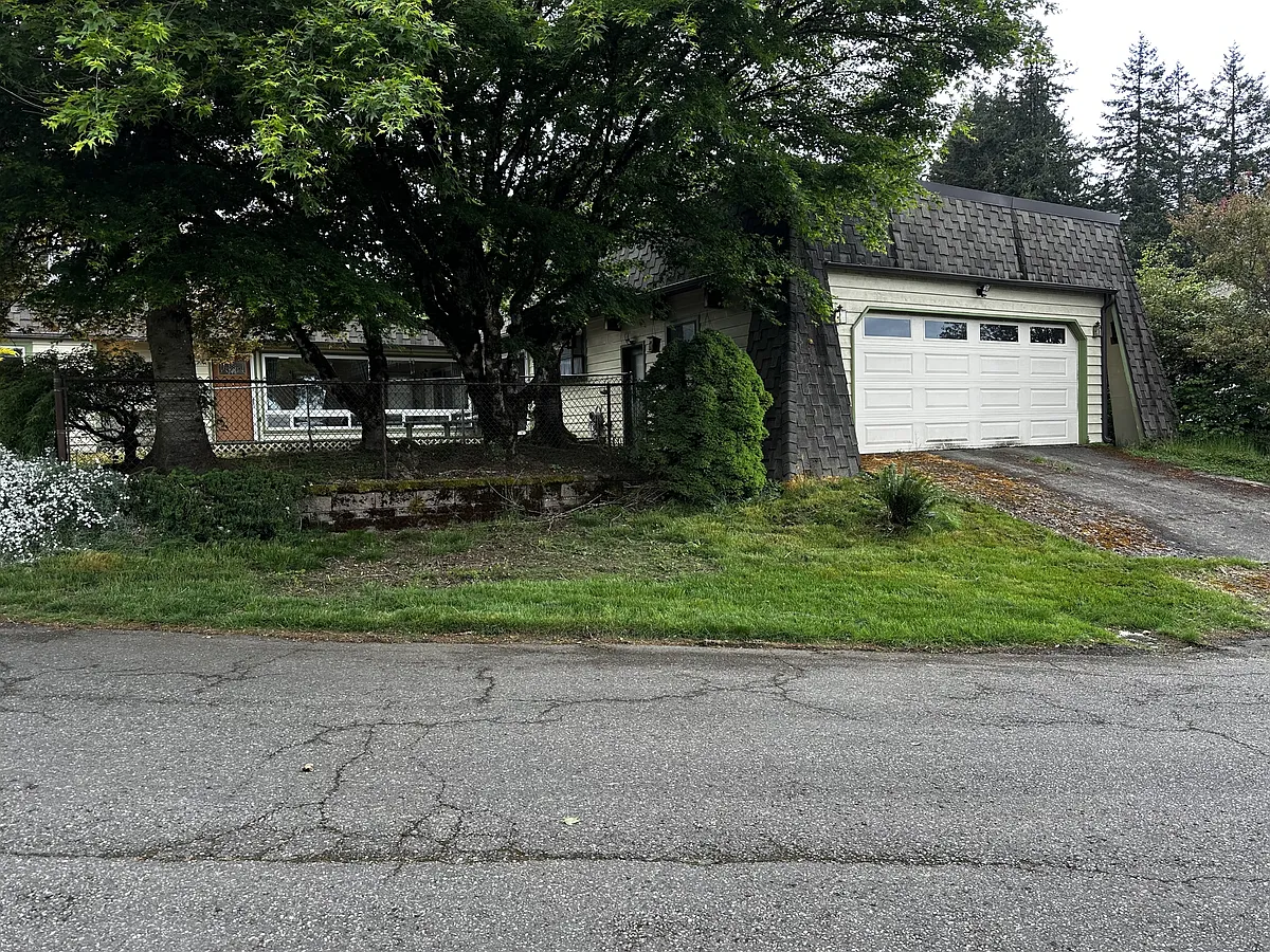 Building Photo - 146 Hawthorne Ln
