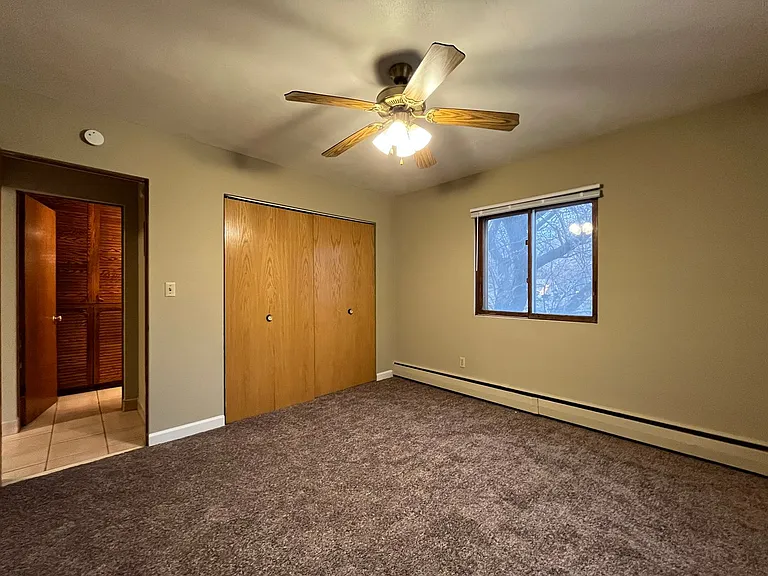 224 Bates Ave — Photo 9