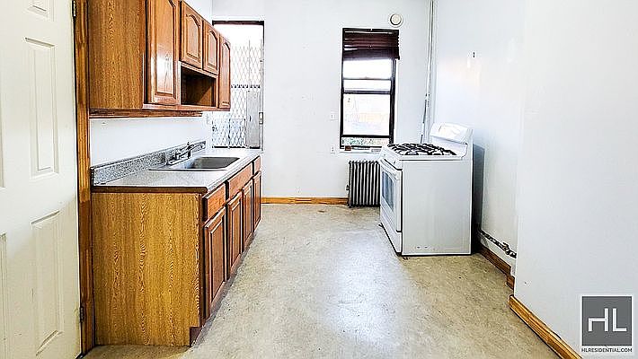 1st image of 245 Montrose Ave APT 3R