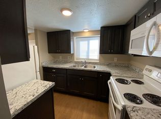 120 Riverside Ct APT 1-37, Elyria, OH 44035