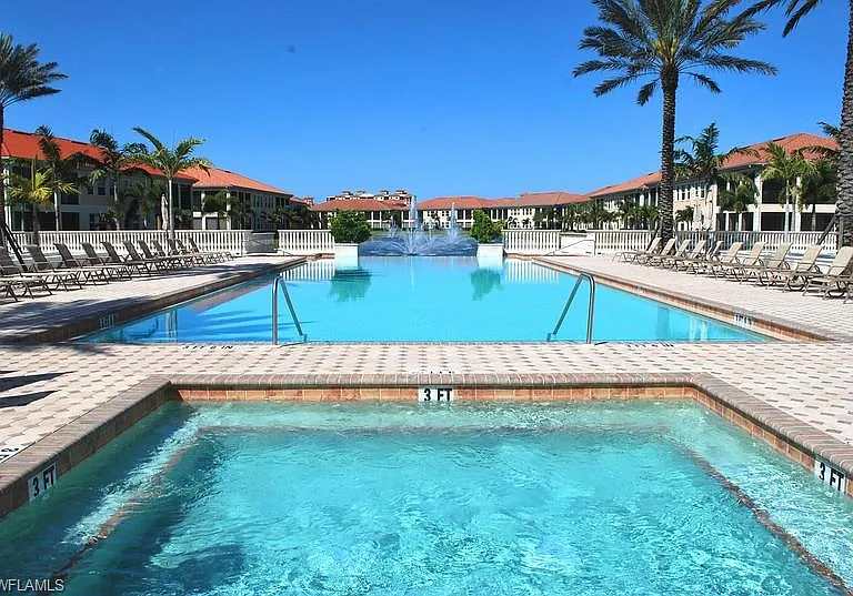 580 Avellino Isles Cir #18102 — Photo 1