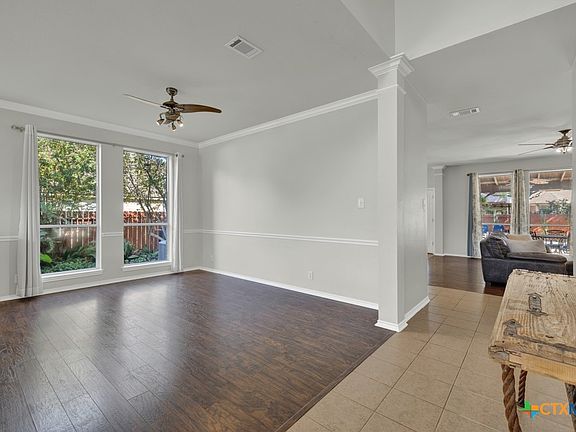 5th image of 1739 Oak Gln