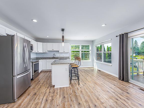 5th image of 8852 Charbane Ave