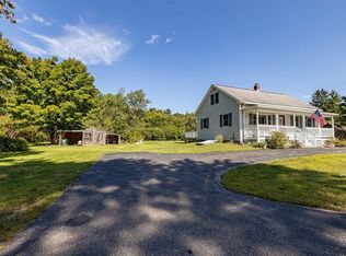 1048 N Brookfield Rd, Oakham, MA 01068
