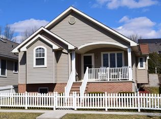 809 Holliday Hills Dr, Hollidaysburg, PA 16648